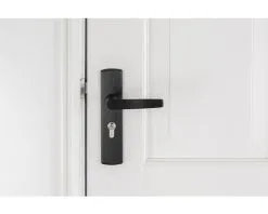 AXA Cilinderslot 7145 Dag-nacht PC55 Zwart Met Beslag (deurbeslag Curve Klik Met Kruk Curve Op Schild PC Zwart) 16 AXA Cilinderslot 7145 Dag-nacht PC55 Zwart Met Beslag (deurbeslag Curve Klik Met Kruk Curve Op Schild PC Zwart) -Sloten Doorlock Shop DV 8 10602658 03 4c DE 20221005104757