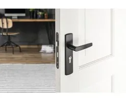 AXA Cilinderslot 7145 Dag-nacht PC55 Zwart Met Beslag (deurbeslag Curve Klik Met Kruk Curve Op Schild PC Zwart) 17 AXA Cilinderslot 7145 Dag-nacht PC55 Zwart Met Beslag (deurbeslag Curve Klik Met Kruk Curve Op Schild PC Zwart) -Sloten Doorlock Shop DV 8 10602658 04 4c DE 20221005104757